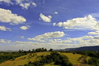 Kırsal kesimin havadan manzarası. Büyük kırsal yaşam manzarası.