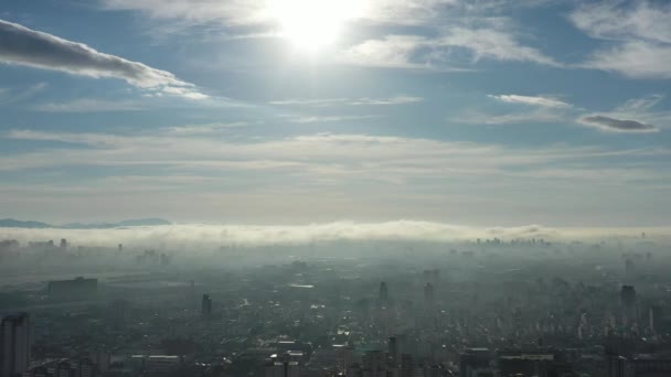 空中风景的雾蒙蒙的早晨 在城市生活的空中场景 巴西圣保罗 — 图库视频影像
