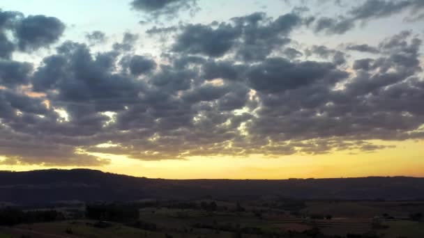 Κατάρρευση Της Αγροτικής Ζωής Σκηνή Στην Εξοχή Αεροφωτογραφία Του Sunset — Αρχείο Βίντεο