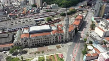 Julio Prestes Tren İstasyonu. Şehrin simgesi. Şehir Yaşam Sahnesi 'nin havadan görünüşü, Sao Paulo, Brezilya. Julio Prestes Tren İstasyonu Cazibe Panorama Manzarası. Bölgenin havadan görünüşü. Şehir Hayatı Sahnesi. Sao Paulo, Brezilya