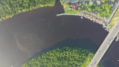 Rio Preto 'nun Pantanal nehri, Itanhaem, Sao Paulo, Brezilya manzarası. Rio Preto 'daki egzotik manzara, Itahaem' deki karanlık nehir, Sao Paulo, Brezilya. Nehir manzaralı. Pantanal Orman Koruma, Rio Preto sahnesi. Itanhaem 'de pantanal manzara, Sao Paulo, Brezilya.
