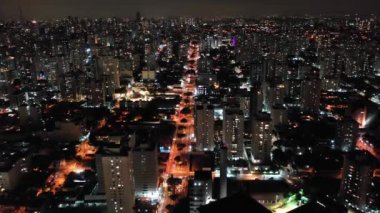 Brezilya 'nın Sao Paulo şehrinin gece hayatı manzarası. Şehir hayatı sahnesi. Bina manzaralı. Şehir manzarası harika. Sao Paulo şehri, Brezilya 'nın gece hayatı manzarası. Şehir hayatı sahnesi. Bina manzaralı. Şehir manzarası harika. Gece hayatı manzarası. Şehir hayatı sahnesi. Bina manzaralı. Büyük şehir manzarası.