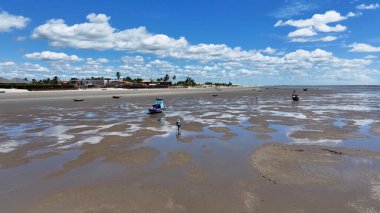 Maranhao Brezilya 'daki Tutoia' da sahil manzarası. Sahil Skyline. Doğa Düşük Dalga. Yaz Gezisi. Maranhao Brezilya 'daki Tutoia' da sahil manzarası. Tropikal Manzara.