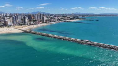 Fortaleza Skyline Ceara Brezilya Fortaleza 'da. Sahil Skyline. Şehir merkezinde. Modern Highrise Binaları. Fortaleza Skyline Ceara Brezilya Fortaleza 'da. Göz kamaştırıcı manzara. Brezilya Kuzeydoğu.