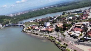 Sao Paulo Brezilya 'daki Itanhaem' de Central Beach. Plaj manzarası. Doğa Deniz Burnu. Seyahat güzergahı. Sao Paulo Brezilya 'daki Itanhaem' de Central Beach. Turizm Skyline.