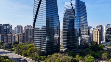 Brezilya 'daki Sao Paulo' da kurumsal kuleler. Ofis Kuleleri Manzarası. Şehir merkezi manzarası. Highrise Binaları. Brezilya 'daki Sao Paulo' da kurumsal kuleler. Mali Ofisler. Sao Paulo Brezilya.