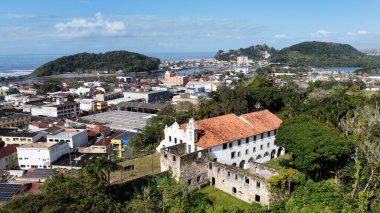 Sao Paulo Brezilya 'daki Itanhaem Manastırı. Turistik cazibe. Şehir merkezindeki şehir manzarası. Matrix Meydanı. Sao Paulo Brezilya 'daki Itanhaem Manastırı. Sahil Skyline.