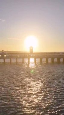 Fortaleza Ceara. Ceara Brezilya 'daki Fortaleza' da sahil günbatımı. Günbatımı Skyline. Kuzeydoğu Sahili manzarası. Yaz Gezisi. Ceara Brezilya 'daki Fortaleza' da sahil günbatımı. Tropikal Manzara.
