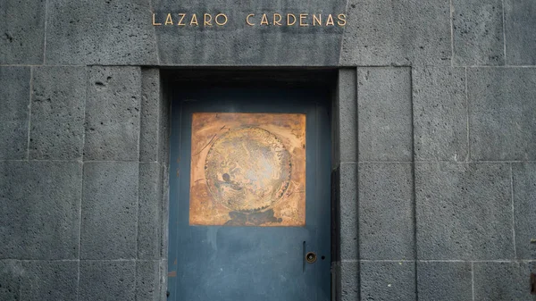Entrada para a Cripta do ex-presidente Lazaro Cardenas — Fotografia de Stock