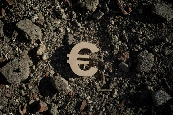 Euro Symbol on Dirt — Stock Photo, Image