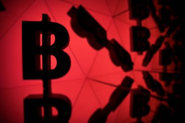 Kendisi birçok yansıtma görüntülerini Bitcoin para birimi simgesiyle