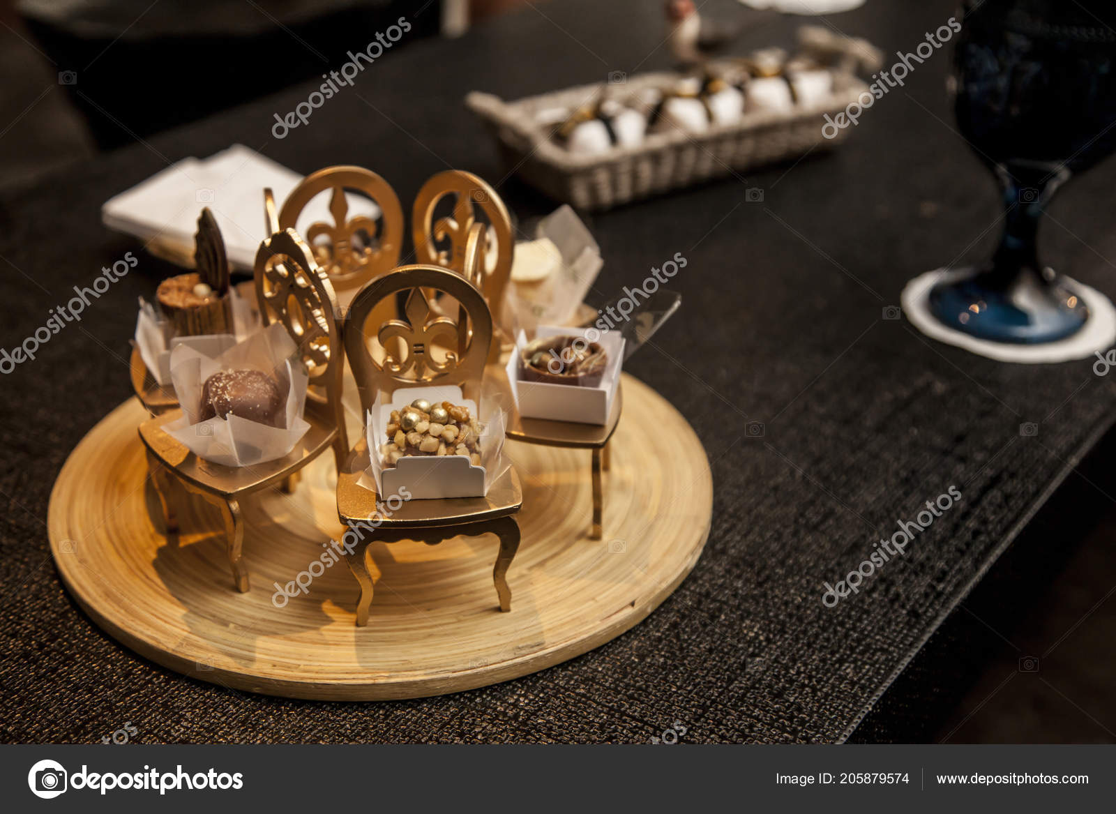 Elegant Party Candy Small Decorative Golden Chairs Party