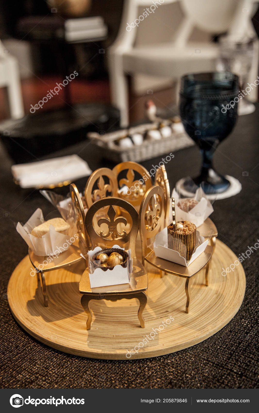 Elegant Party Candy Small Decorative Golden Chairs Party