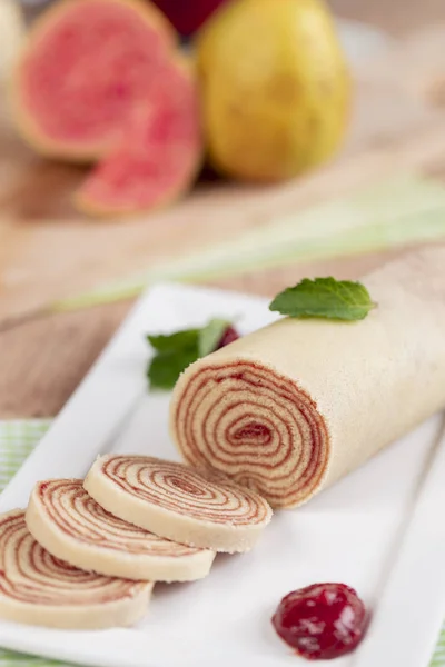 Bolo Rolo Típico Sobremesa Brasileira Estado Pernambuco Rolo Bolo Fatiado — Fotografia de Stock