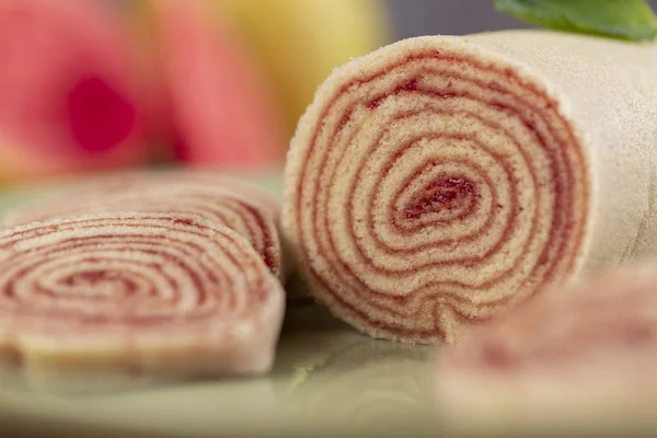 Bolo Rolo Típico Postre Brasileño Del Estado Pernambuco Rollo Pastel —  Fotos de Stock