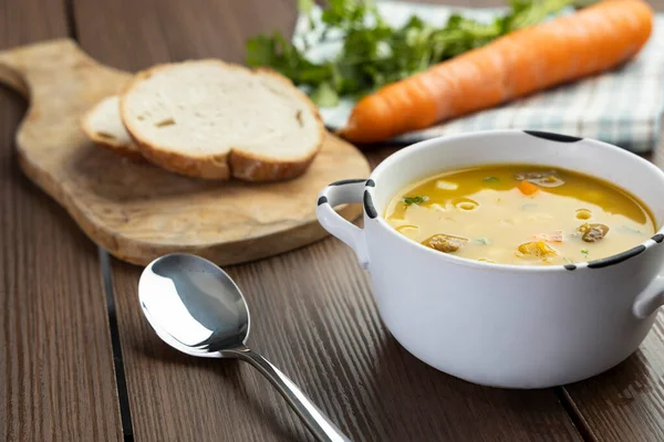 Uma Tigela Deliciosa Sopa Brasileira Com Carne Bovina Legumes Macarrão — Fotografia de Stock