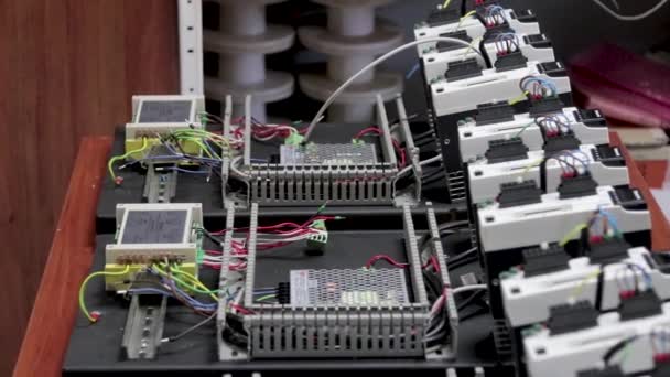 Manufaktury fabryka sprzętu elektronicznego maszyna — Wideo stockowe
