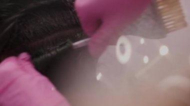 Özel salonlarında profesyonel saç bakımı