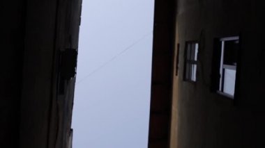 Eski kentin gölgeli sokakları