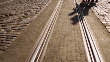 bir garip ve büyüleyici tiyatro gölgeler