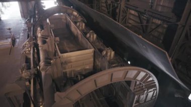 canavar makine 4k. Demiryolu araba 2 üzerinde döner