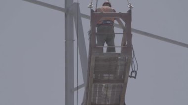 üretim kişi bir çit yüksek koyar