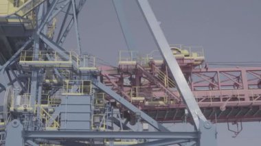 üretim kişi bir çit yüksek koyar