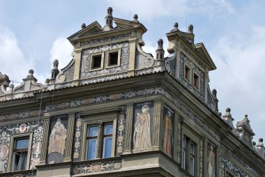 Tarihsel boyama cephe bina, Bahar, Prague, Çek Cumhuriyeti.