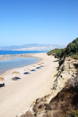 Ege Denizi, Mount Ataviros, görünümünü kumsalda yaz, Rodos, Yunanistan