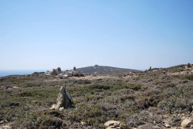 Cairns Close-Up karayoluyla bir tepede gökyüzü, Prasonisi, Rodos, Yunanistan