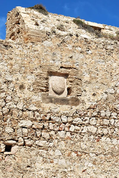 Nahaufnahme Einer Steinmauer Mit Zinnen Der Ruinen Der Burg Von — Stockfoto