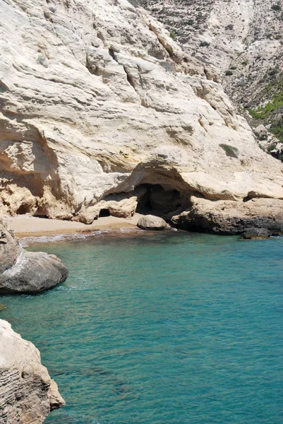 Cuevas Costa Rocosa Bahía Cabo Fourni Isla Rodas Grecia —  Fotos de Stock