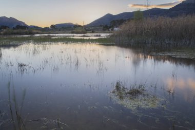 Günbatımı bataklık Gaianes uzun maruz kalma, Gaianes, Alicante, İspanya