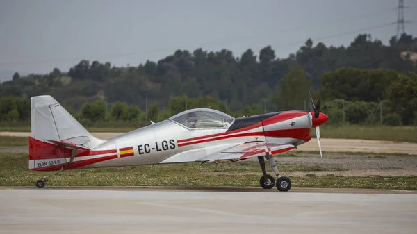 Acrobatic Spain Championship 2018, Requena (Valencia, Spain) junio 2018, piloto Fabio Vel =squez, avião Zlin Z-50 . — Fotografia de Stock