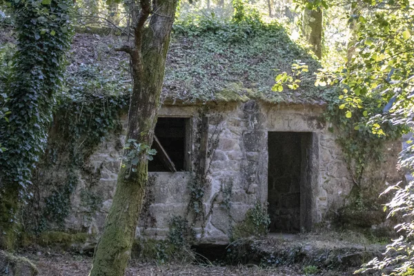 Casa de campo abandonada, ruta del molino Ponte do Porto . — Foto de Stock