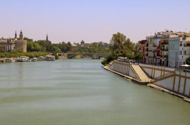 Triana Köprüsü'nden Gualquivir Nehri.