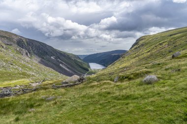 Glendalough Yukarı göl, Glenealo vadisi, Wicklow yolu.