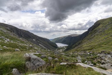 Glendalough Yukarı göl, Glenealo vadisi, Wicklow yolu, County Wicklow, İrlanda.