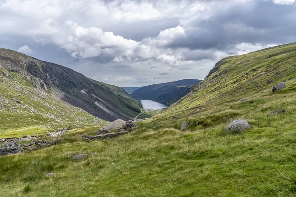 Glendalough Yukarı göl, Glenealo vadisi, Wicklow yolu.