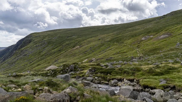 Miners way near Wicklow way in a cloudy day. — Stock Photo, Image