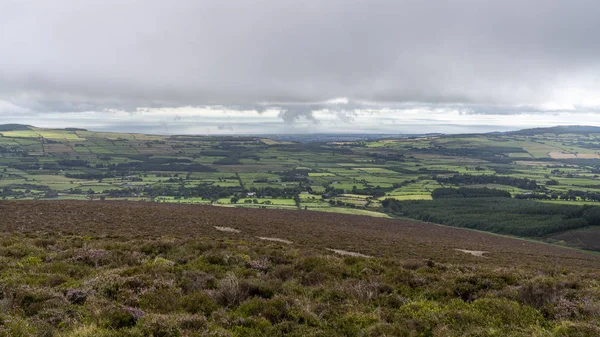 Landschaft des Wicklow Way an einem bewölkten Tag. — Stockfoto