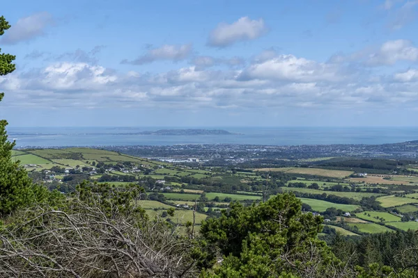 Lanscape z Wicklow sposób w słoneczny dzień. — Zdjęcie stockowe