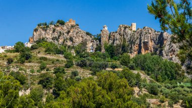 İspanya 'nın Guadalest, Alicante kentinin turistik manzaraları.