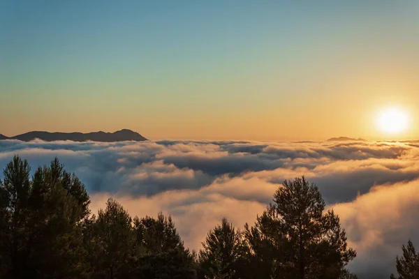 Sonnenaufgang Vom Montcabrer Einem Tag Mit Wolken Cocentaina Alicante Spanien — Stockfoto