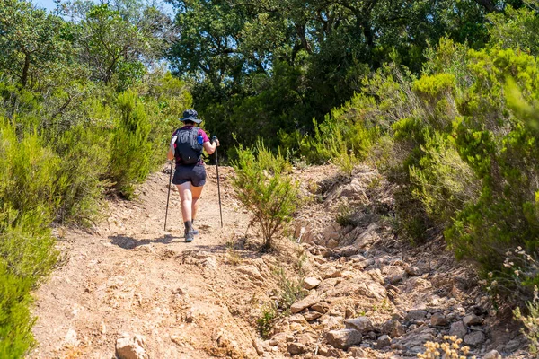 Hiker Woman Climbing Path Massis Les Cadiretes Girona Catalonia Spain — Stock Photo, Image