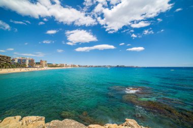 Palamos, Girona, Katalonya, İspanya 'daki Castle Beach manzarası.