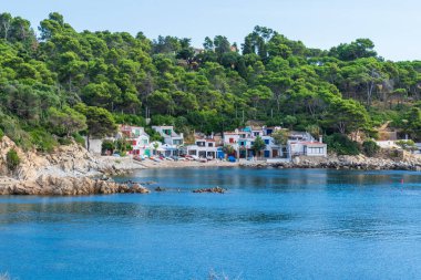 Palamos, Girona, Katalonya, İspanya 'daki Castle Beach manzarası.