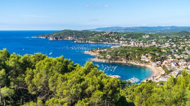Palfrugell kıyısından Llafranc ve Calalle, Girona, Katalonya, İspanya.