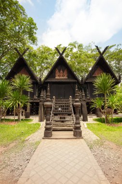 Chiang Rai, Tayland - 13 Mayıs 2018: Baandam Müzesi veya siyah Evi Müzesi Thawan Duchanee tarafından yürüyüş düşünce içinde bu müze ili Chiang Rai, Tayland seyahat hedef biridir.