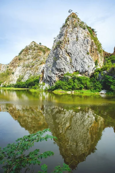 Piękny Kamień Góry Khao Ngu Stone Park Ratchaburi Tajlandia — Zdjęcie stockowe